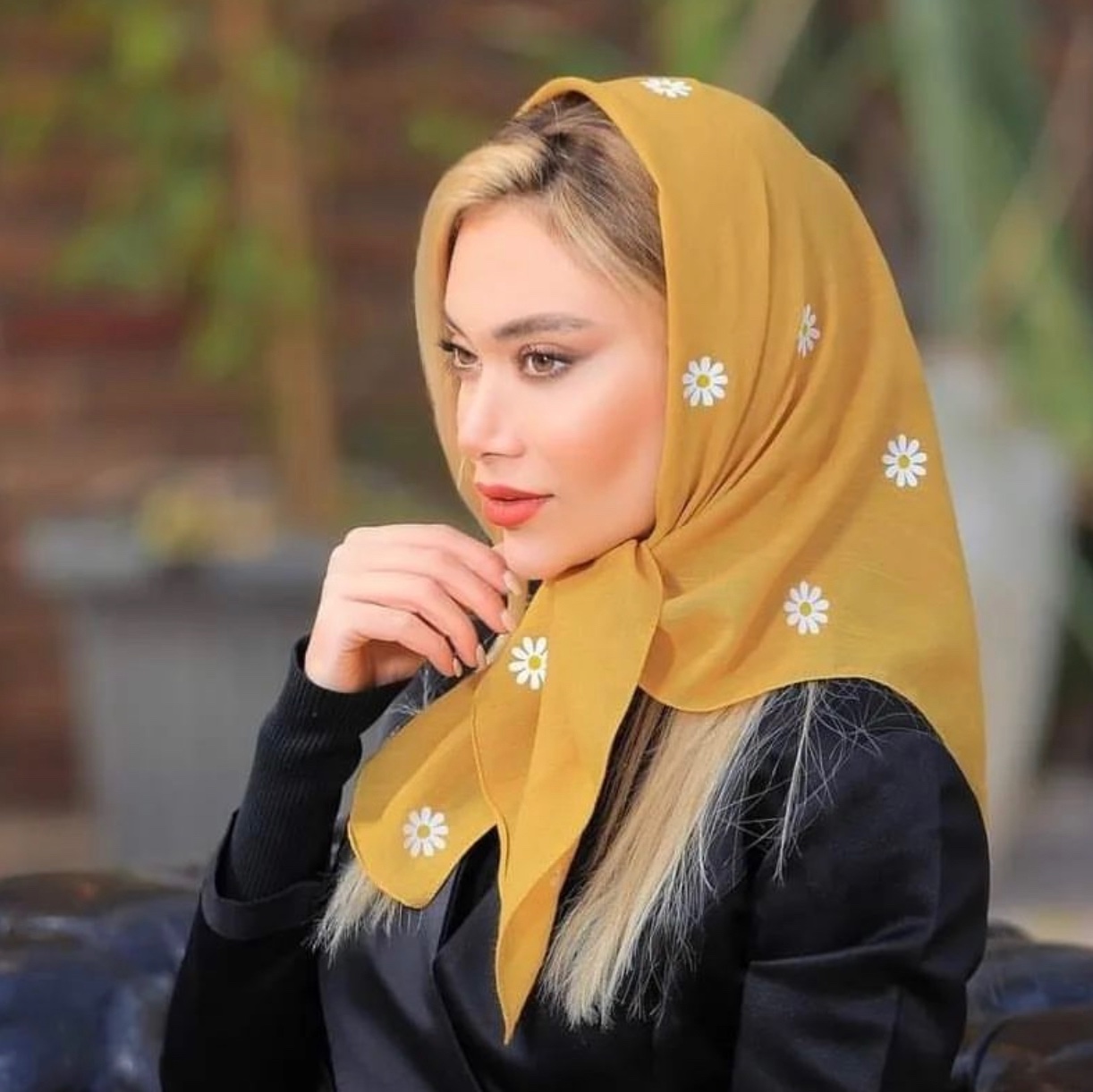 مینی اسکارف گل بابونه رنگ خردلی