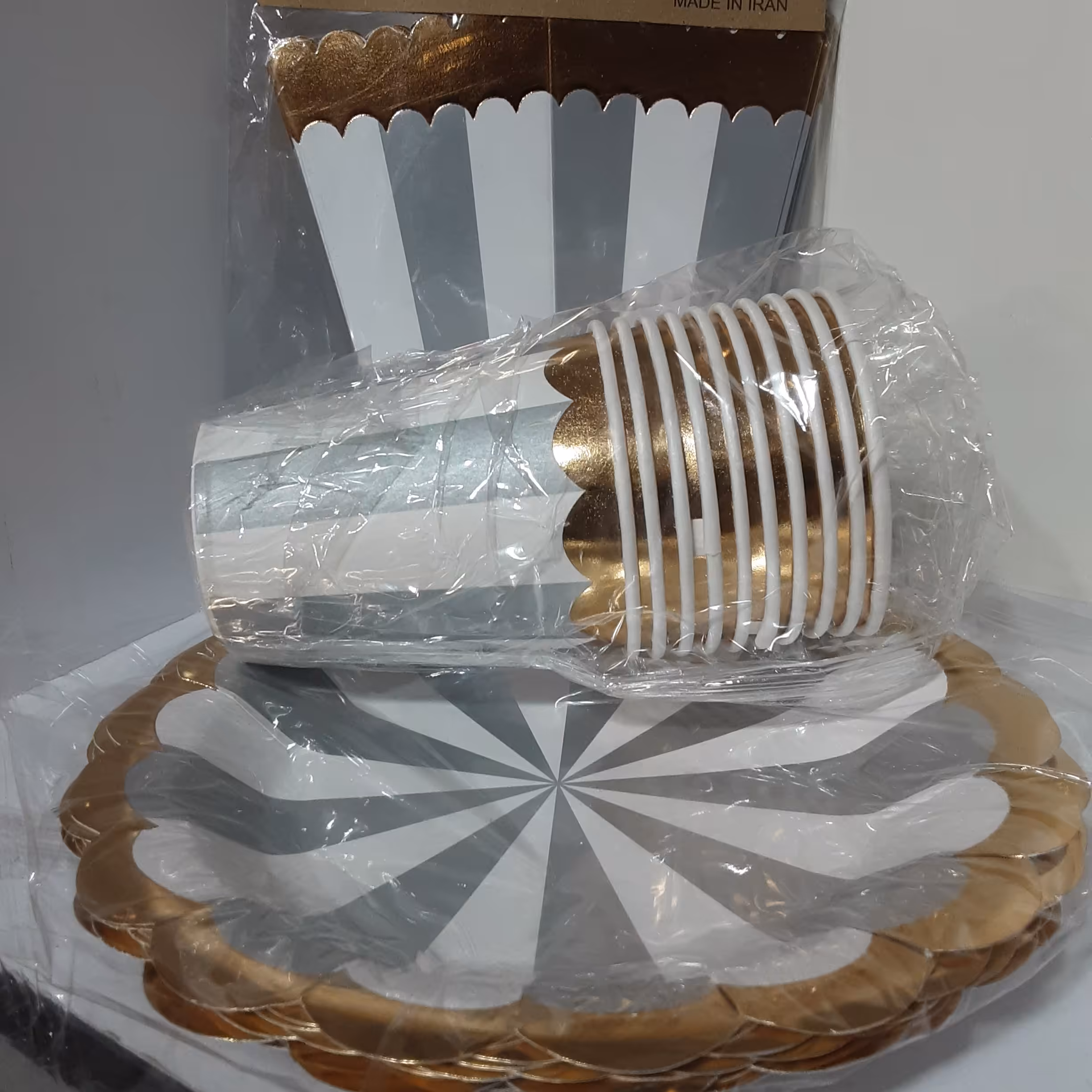 تم کامل تک رنگ طلا کوپ