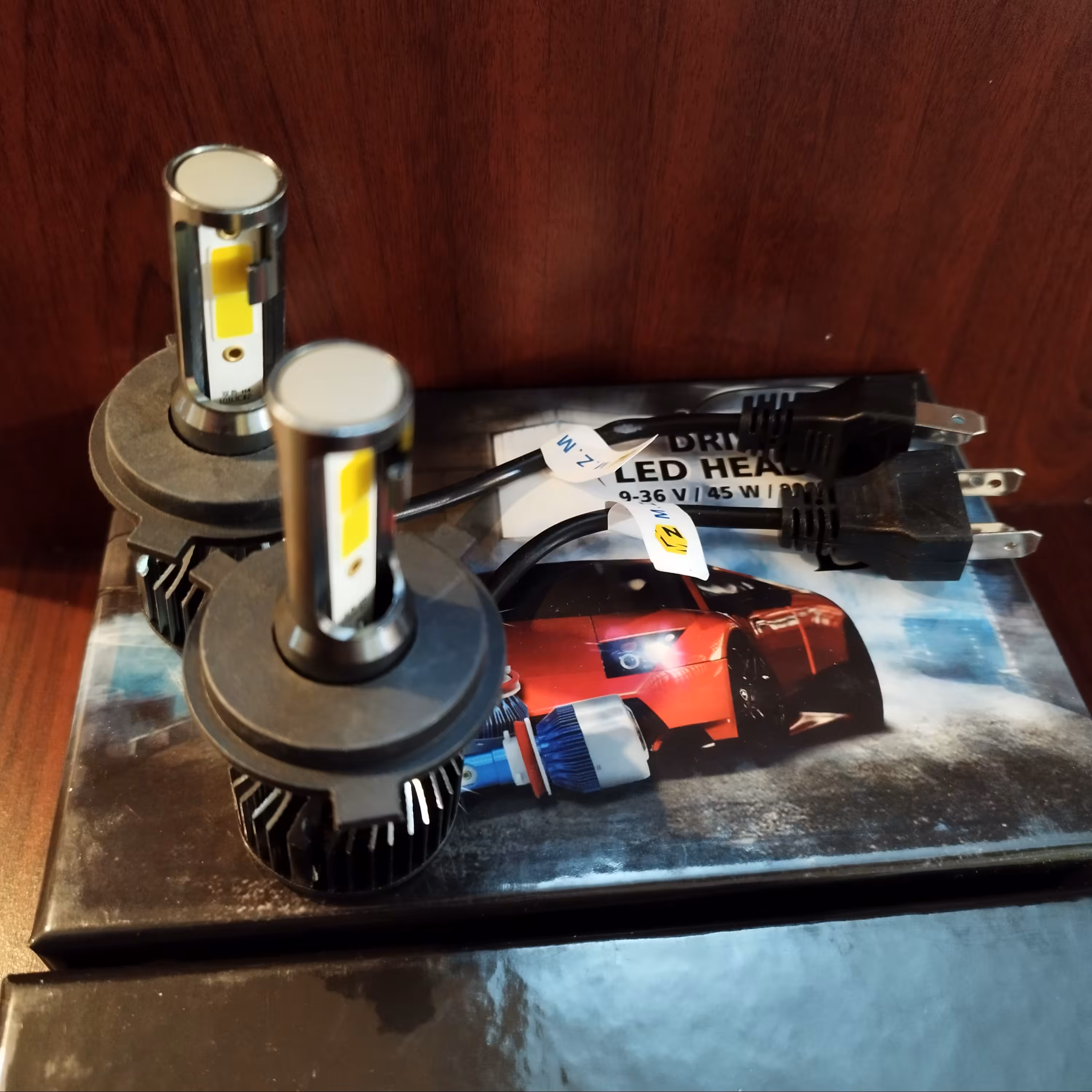 هدلایت H4 دو رنگ دو کنتاک  نور پایین زرد نور بالا سفید بسته دو عددی دو کنتاک  h4 