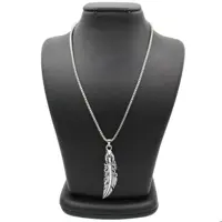 گردنبند مردانه آرالیا طرح پر کد NVC-CW-10
