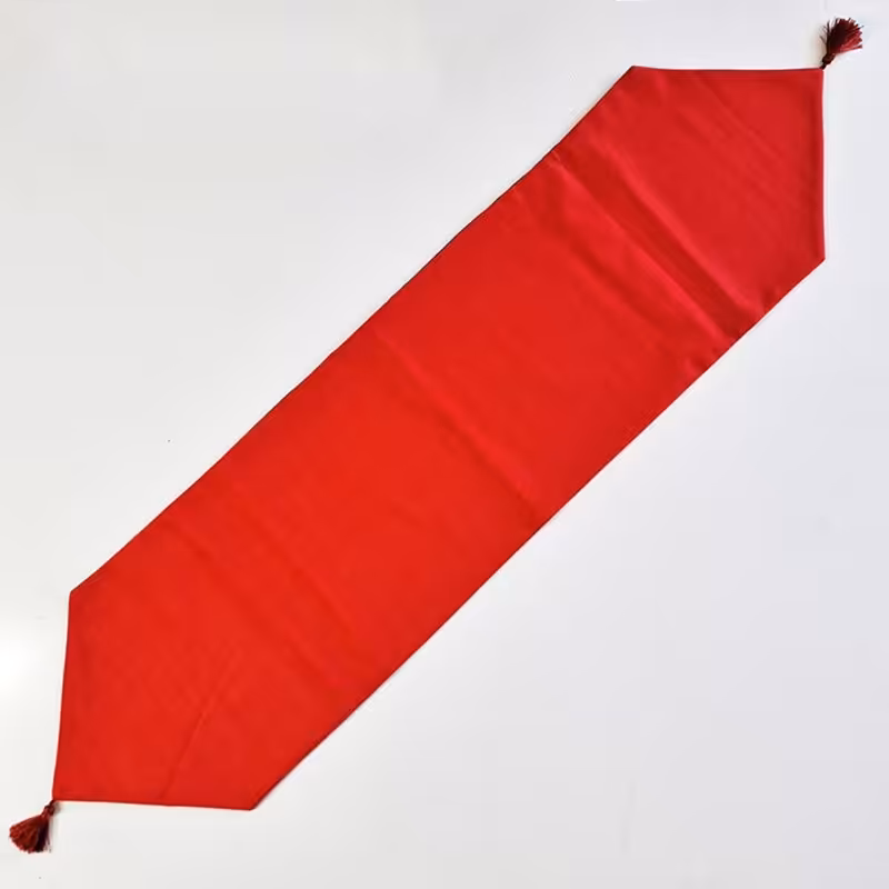 رانر جلو مبلی مخمل آستر دار طرح ساده قرمز 35x138 منگوله دار