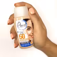کرم ضد آفتاب رنگی پیکسل SPF پنجاه درصد مناسب پوست چرب و جوش دار و مختلط