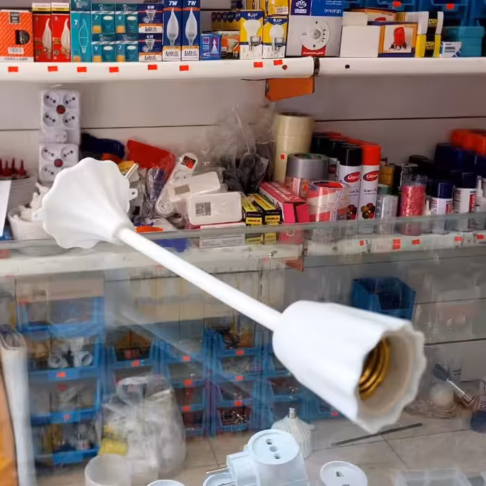 آویز لوستر مدل میله ای. ارسال با باربری انجام میشود و هزینه درب منزل دریافت میشود