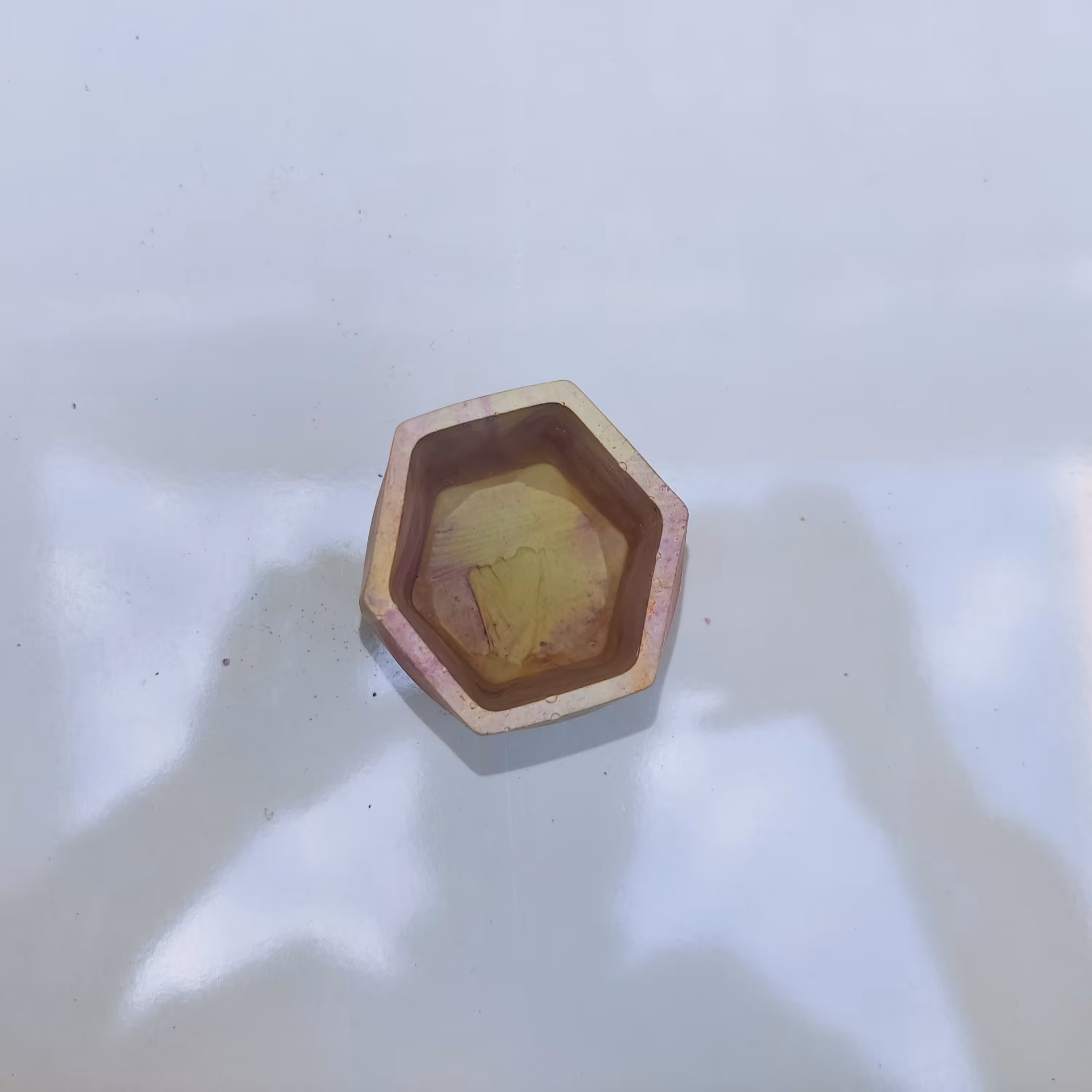 گلدان شش ضلعی 