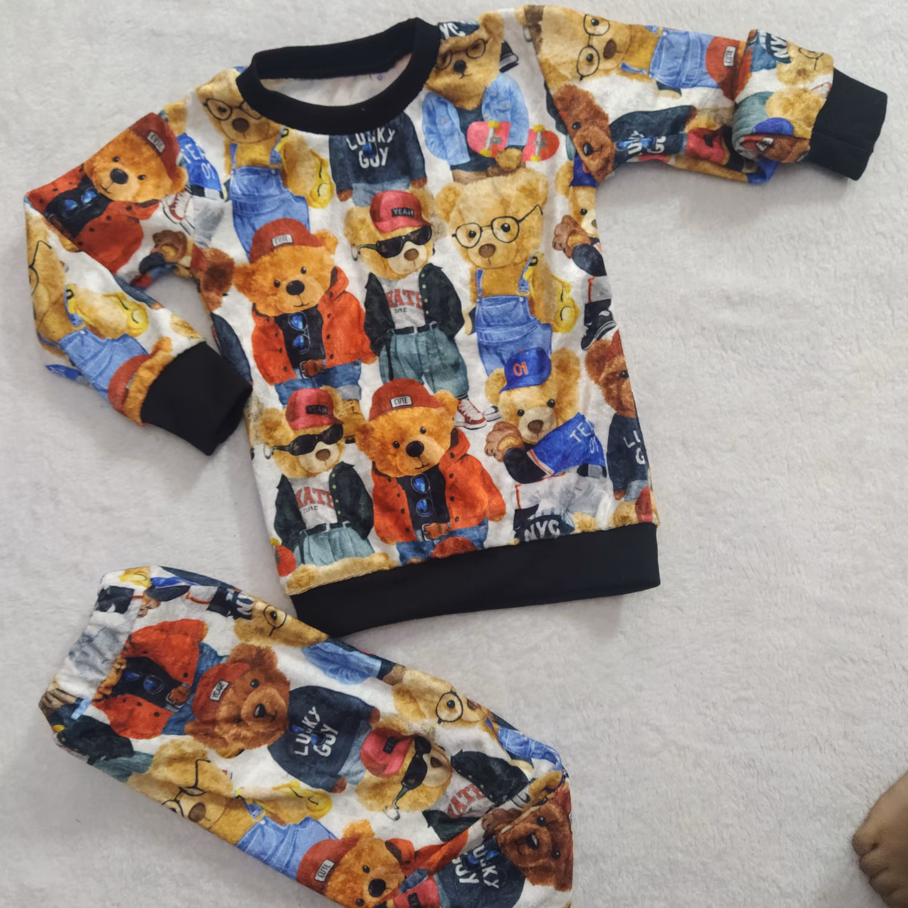 بلوز شلوار مخمل پسرانه طرح تدی سایز (40 تا45)