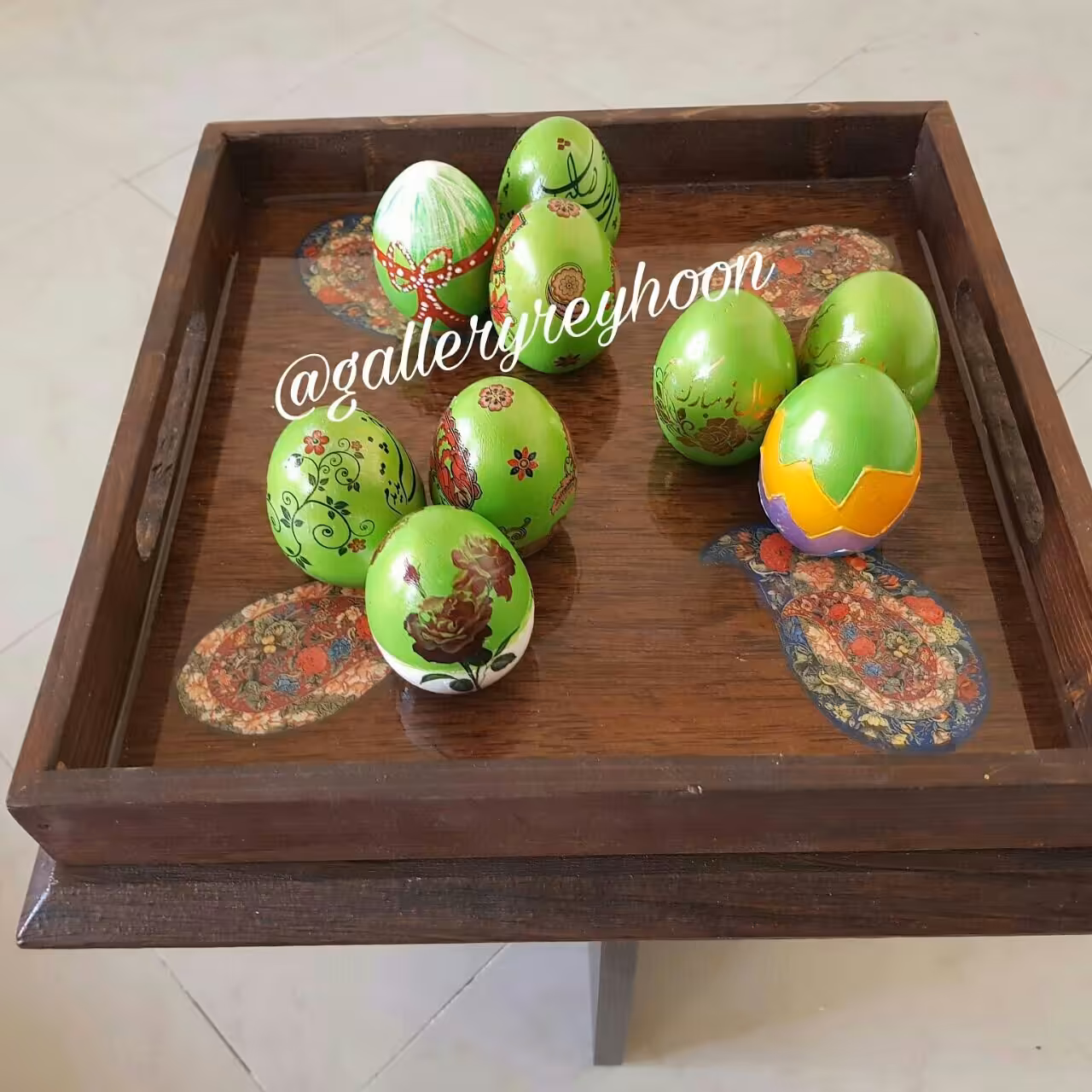 تخم مرغ سفالی با تم سبز