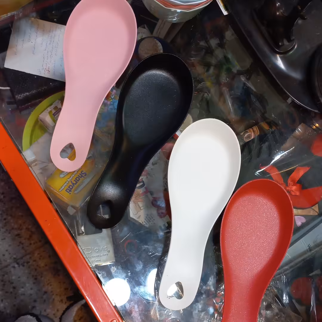 زیرقاشقی کنار گاز