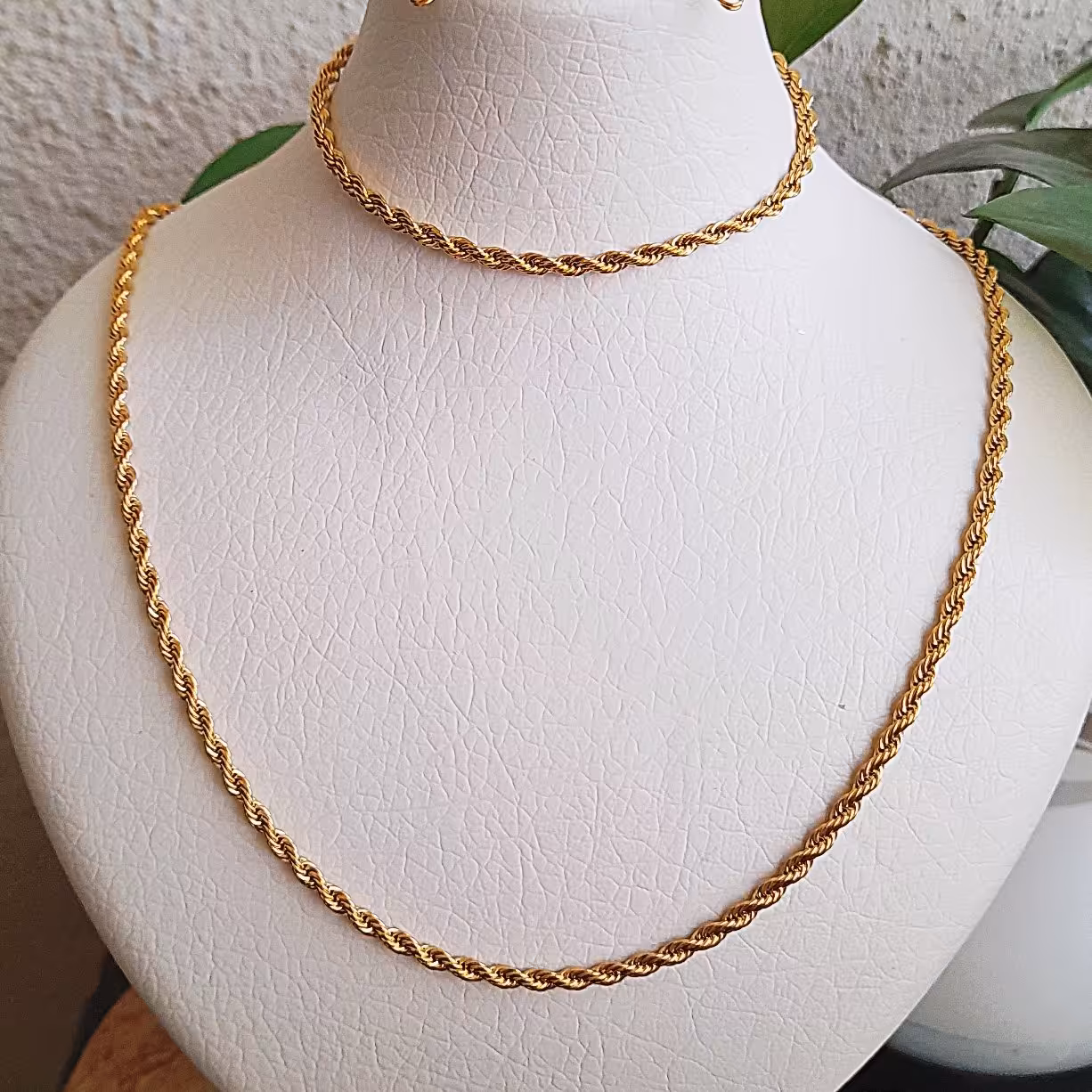 گردنبند و دستبند استیل طلایی کد 002