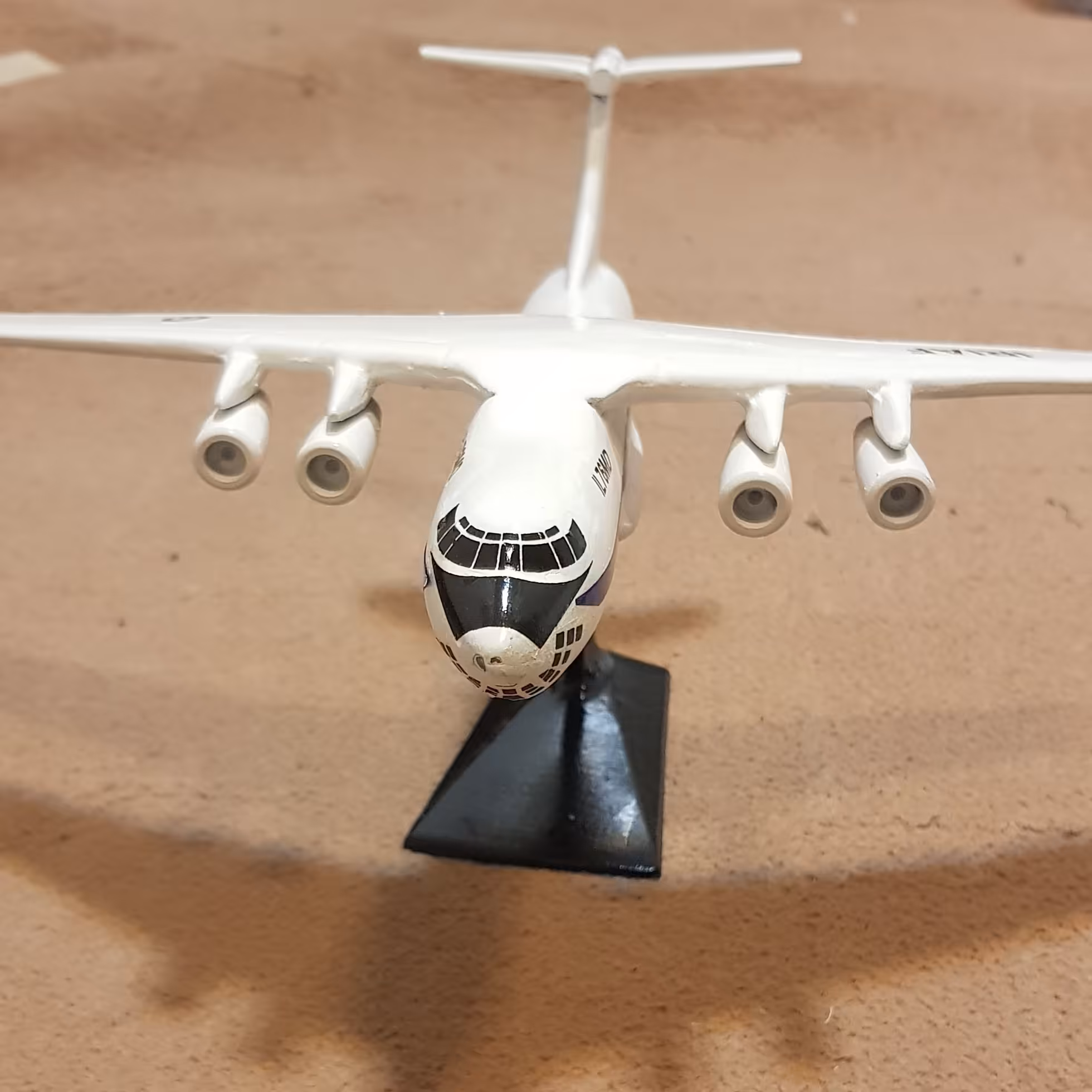 ماکت فلزی هواپیمای ترابری ایلوشین