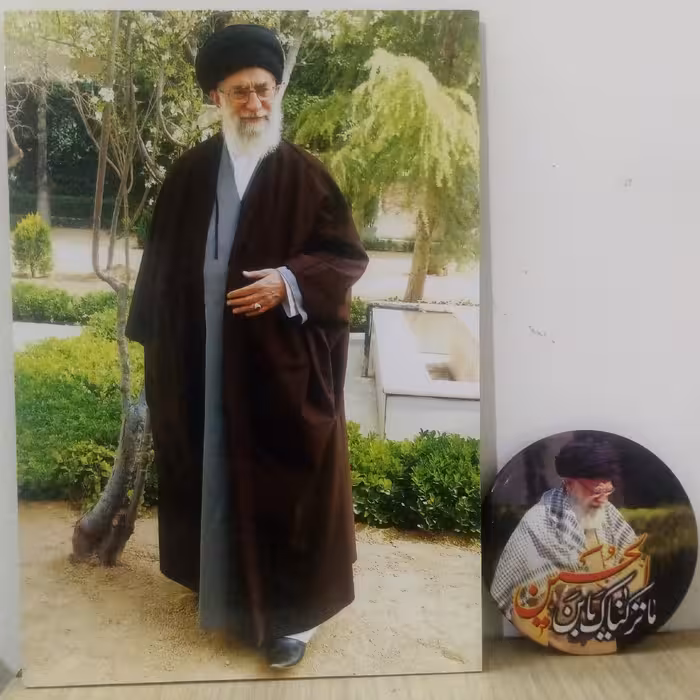 پازل 1000تیکه مقام معظم رهبری و حاج قاسم سلیمانیراه با عکس چوبی و پیکسل-پازل هزار تیکه-پازل 1000تکه-پازل هزار تکه.جورچین