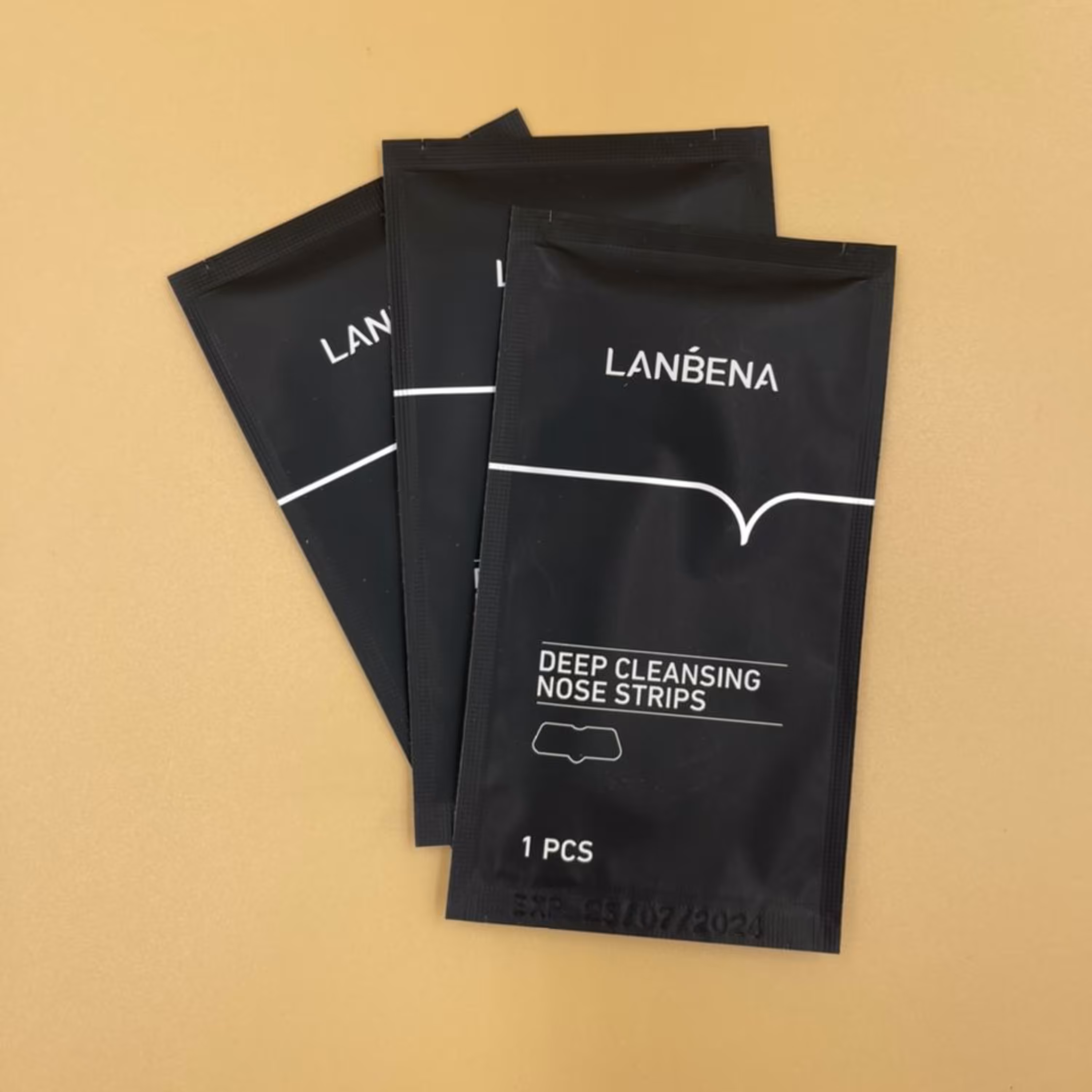 ماسک جوش های سرسیاه بینی 