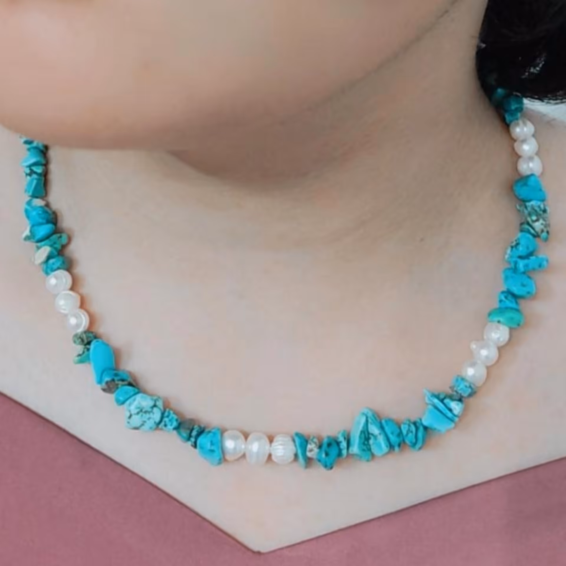 گردنبند فیروز ه  و مروارید پرورشی