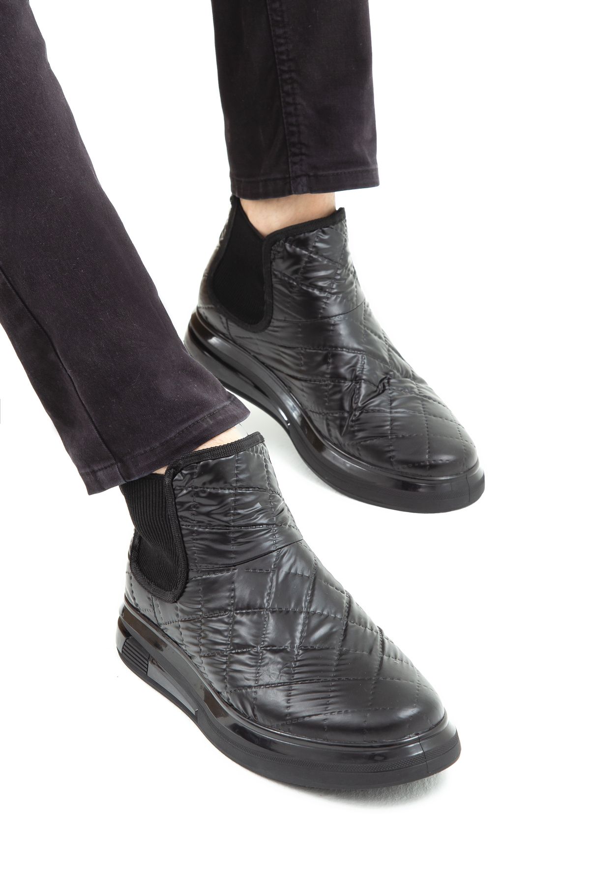 چکمه و بوت مشکی مردانه چکمههای روزمره وگان 381 16341 Erk Boots Sk22 23 Tamer Tanca