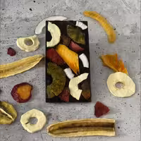 شکلات تخته ای با میوه خشک و آجیل