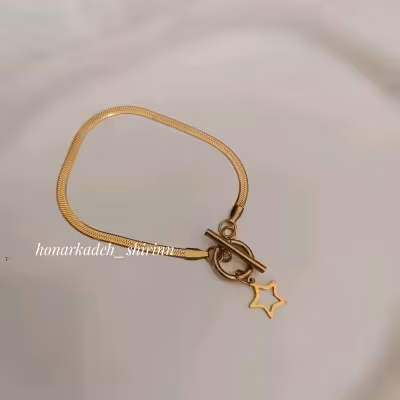 دستبند ماری استیل و رنگ ثابت با آویز ستاره و قفل تی