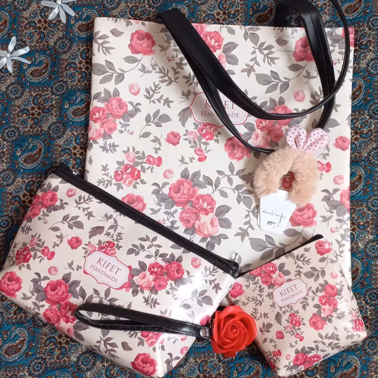 ست کیف دستی    آرایشی    هندزفری 