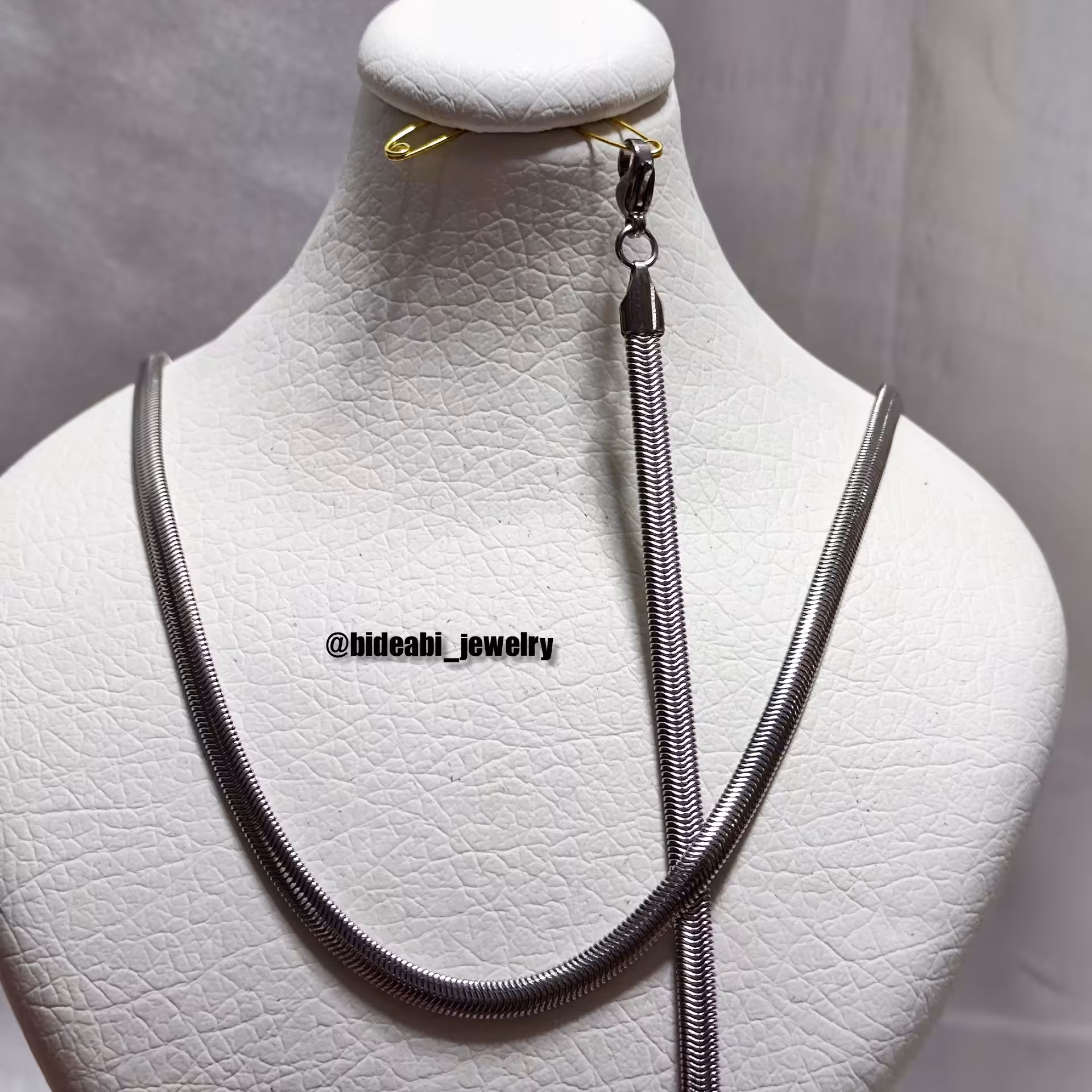 ست گردنبند و دستبند ماری سایز 1 (استیل رنگ ثابت)