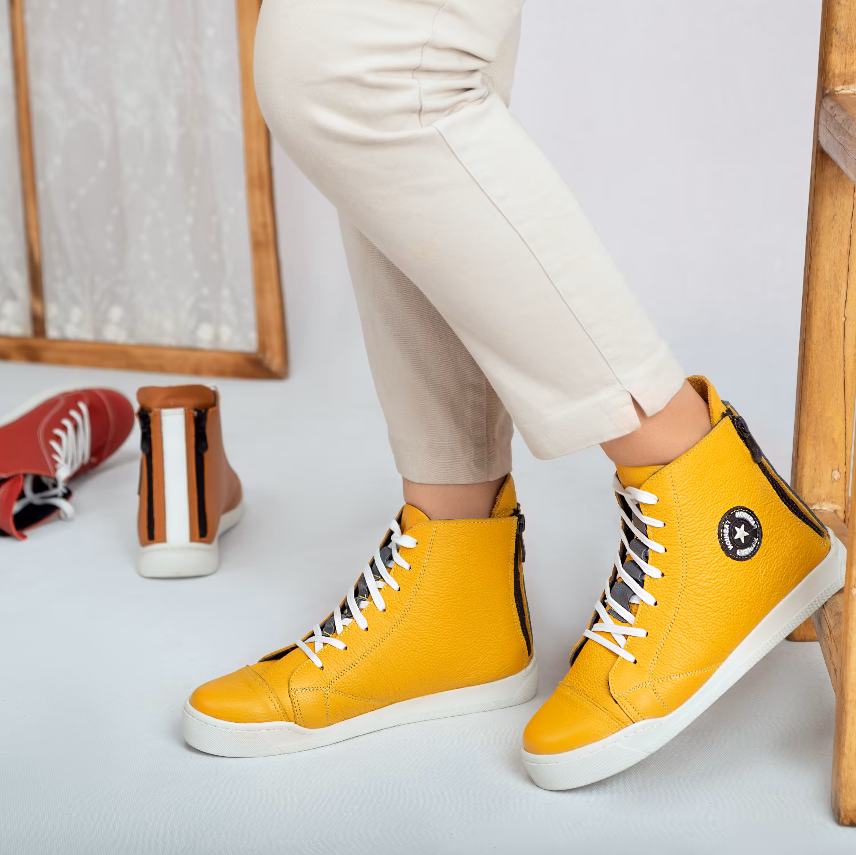 نیمبوت دخترانه و زنانه اسپورت جدید طرح آل استار جذاب