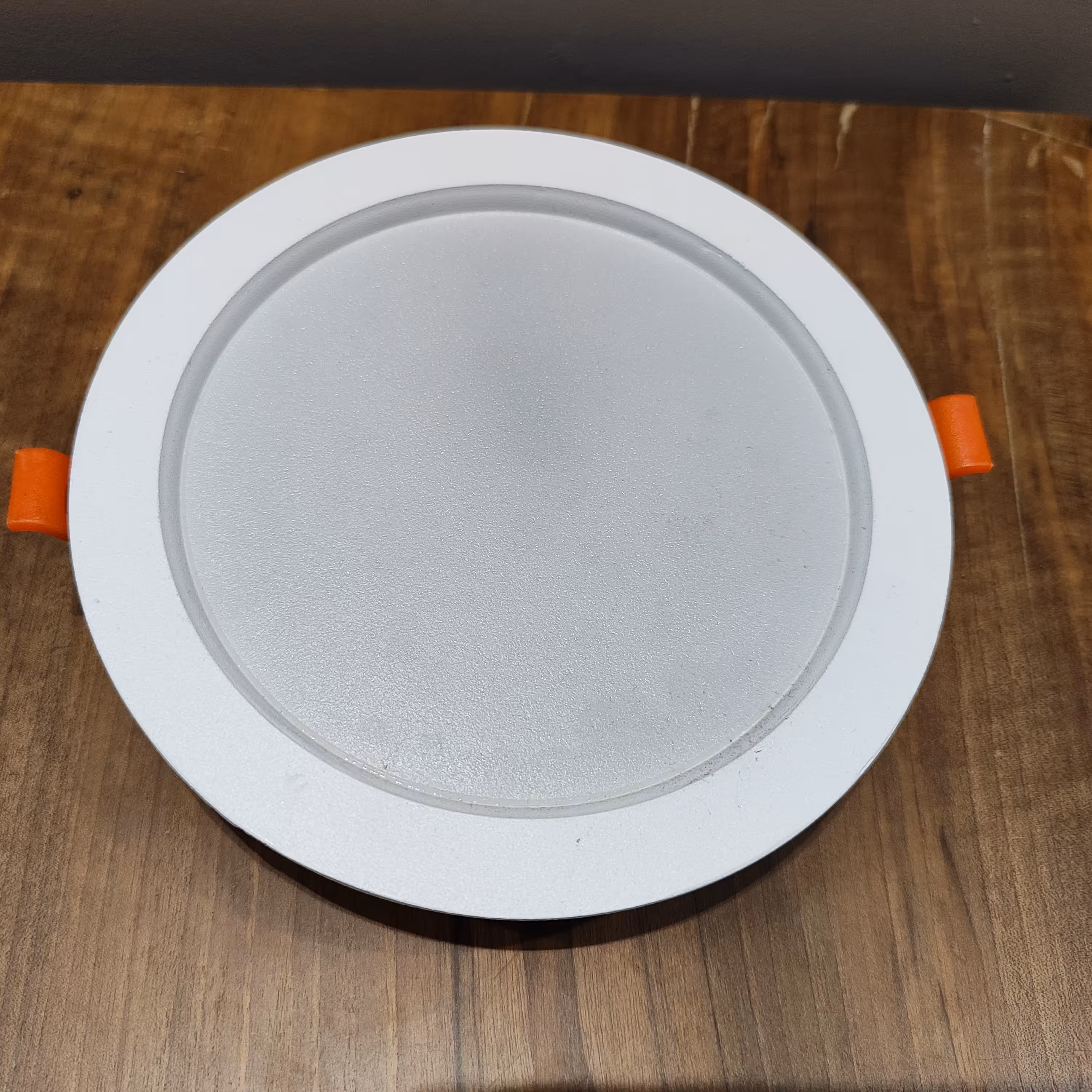 پنل. هالوژن توکار گرد 21وات کیفیت عالی ضمانت 15 ماه از زمان خرید برند معروف زانیس