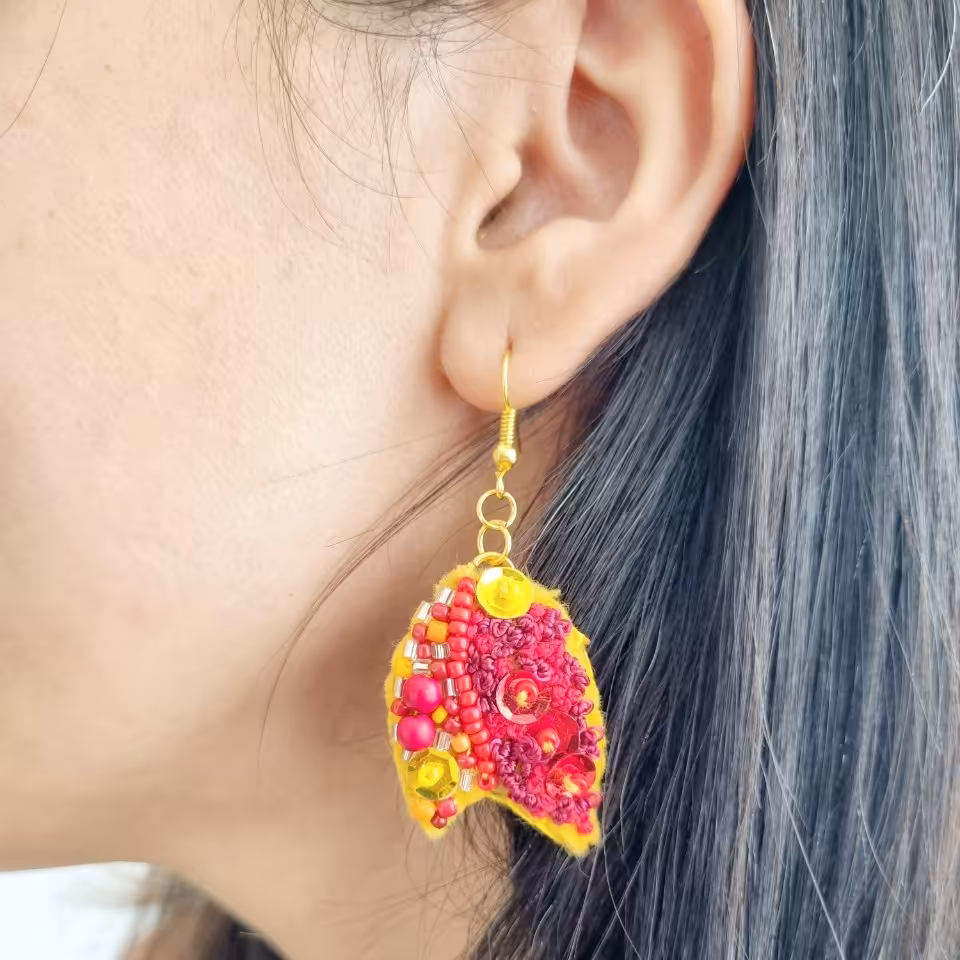 گوشواره لاله من (دستساز)