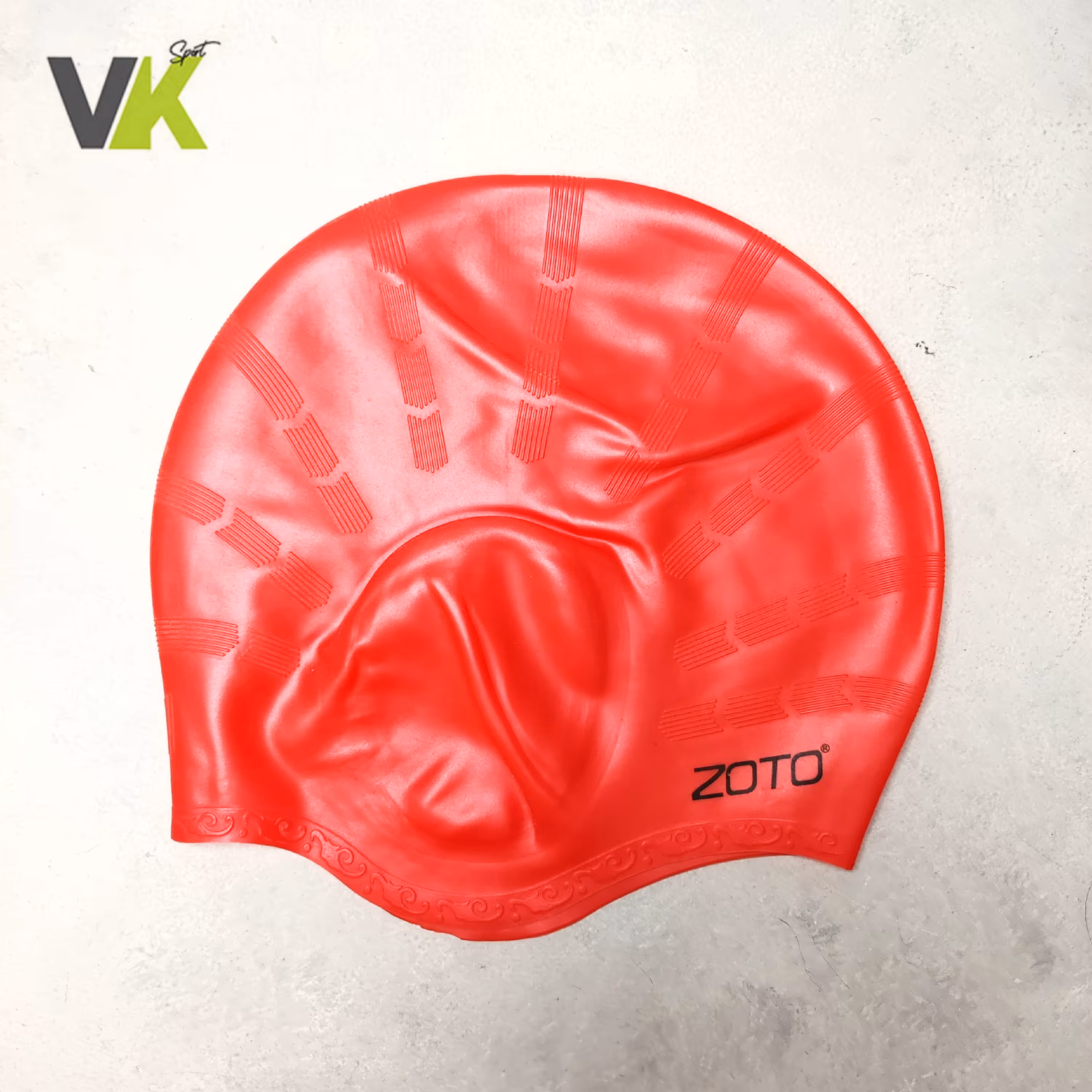 کلاه شنا گوشی دار سیلیکونی رنگ قرمز قبل از ثبت موجودی بگیرید