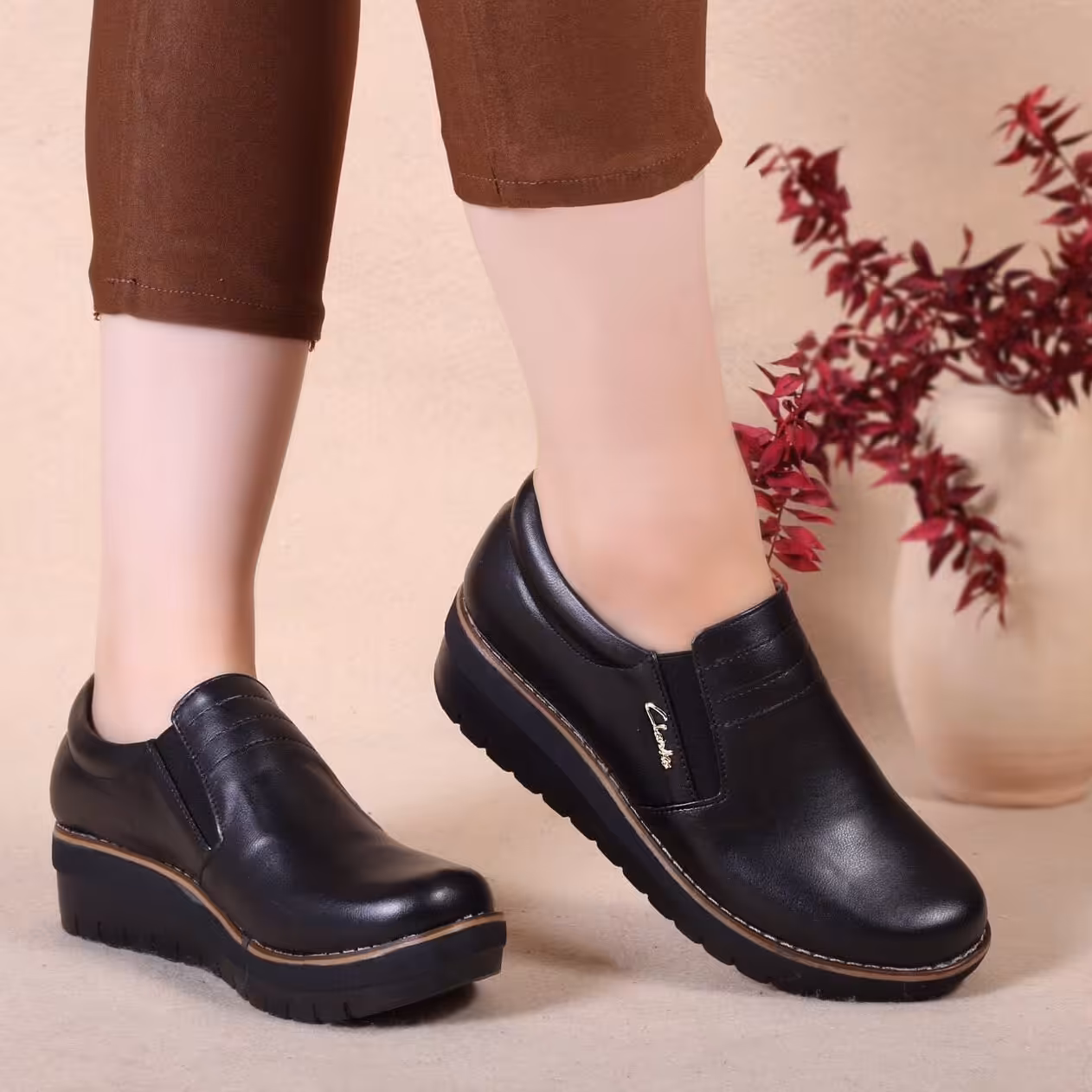 کفش طبی زنانه  پنجه پهن 100درصد طبی ارسال فوری در کمترین زمان قالب استاندارد