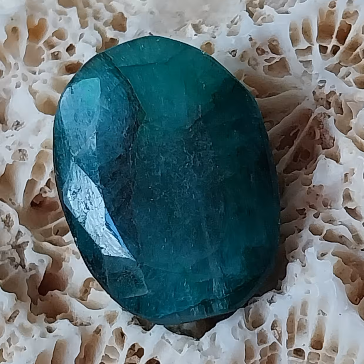 نگین زمرد سبز خوش رنگ جواهری زیبا12.15قیراط