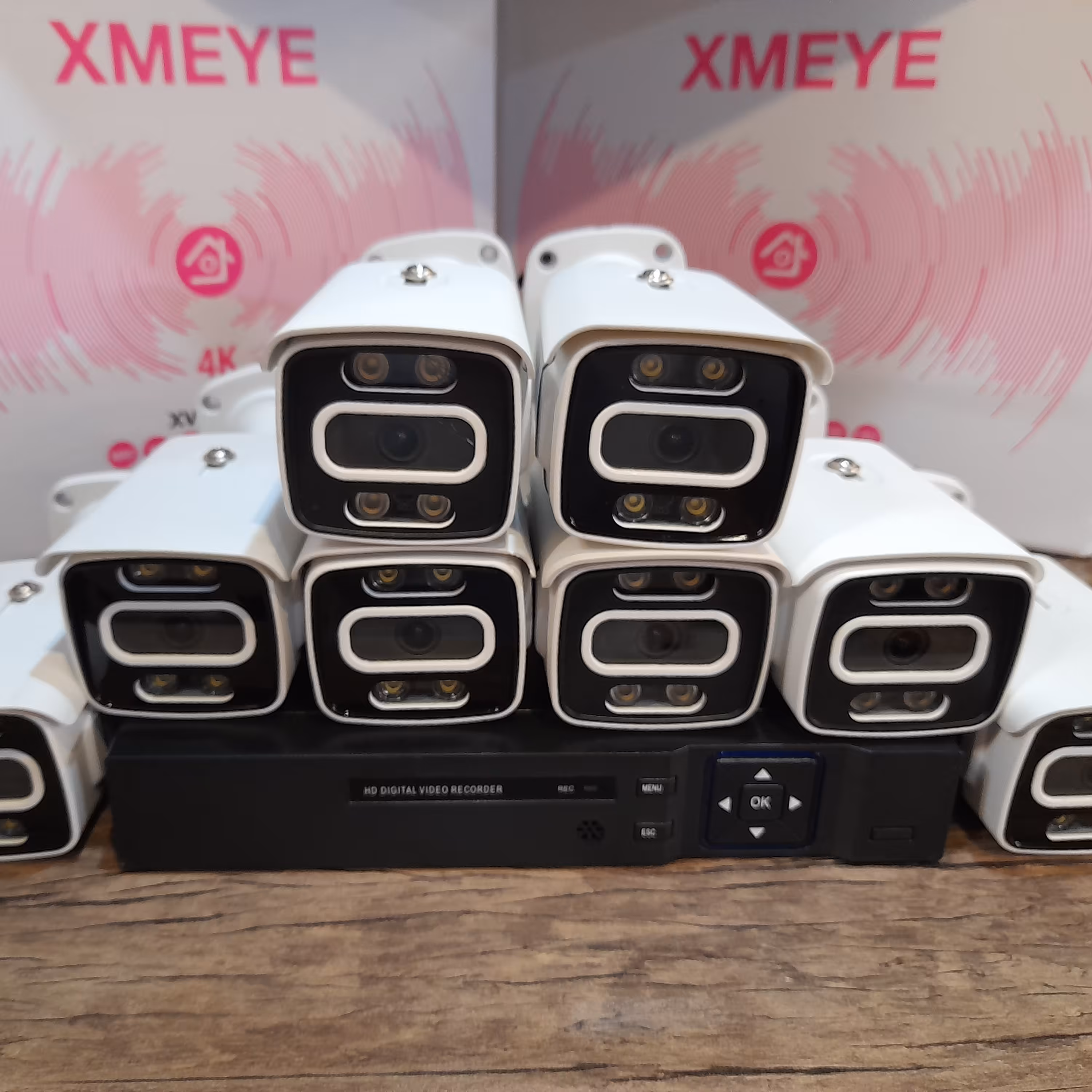 پک دوربین مداربسته 8عدد دید در شب رنگی 5مگاپیکسلی monster