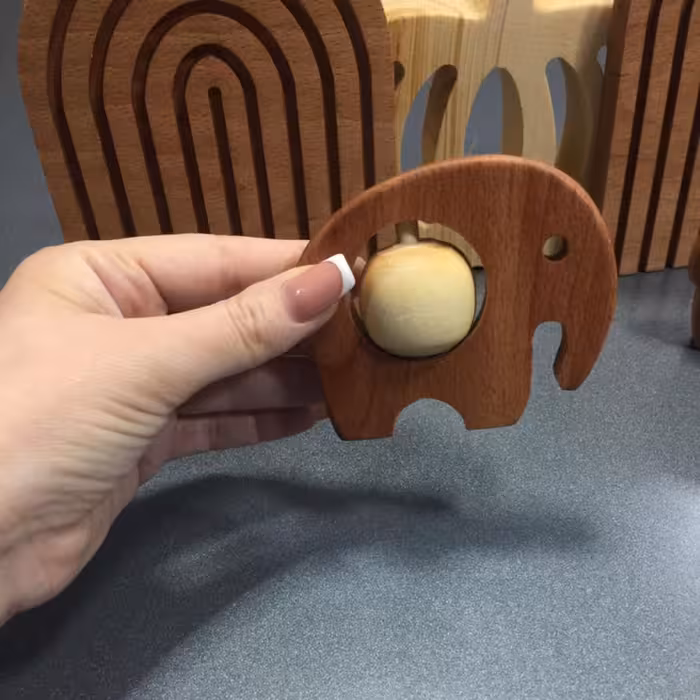 جغجغه و لثه گیر چوبی طرح فیل سایز 10در7 جنس چوب راش گرجستان