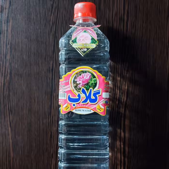 گلاب معمولی یک لیتری محصولی از گل و گلاب گلستانه کاشان 