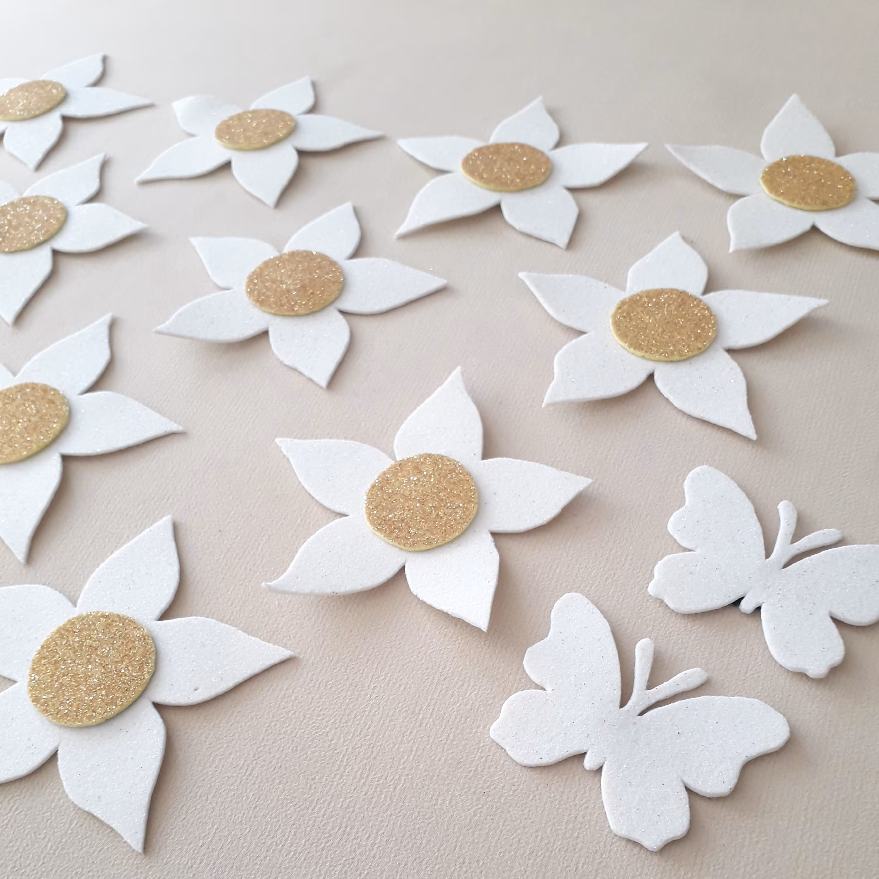 گُل های فومی اکلیلی بسته10 عددی 2عددپروانه