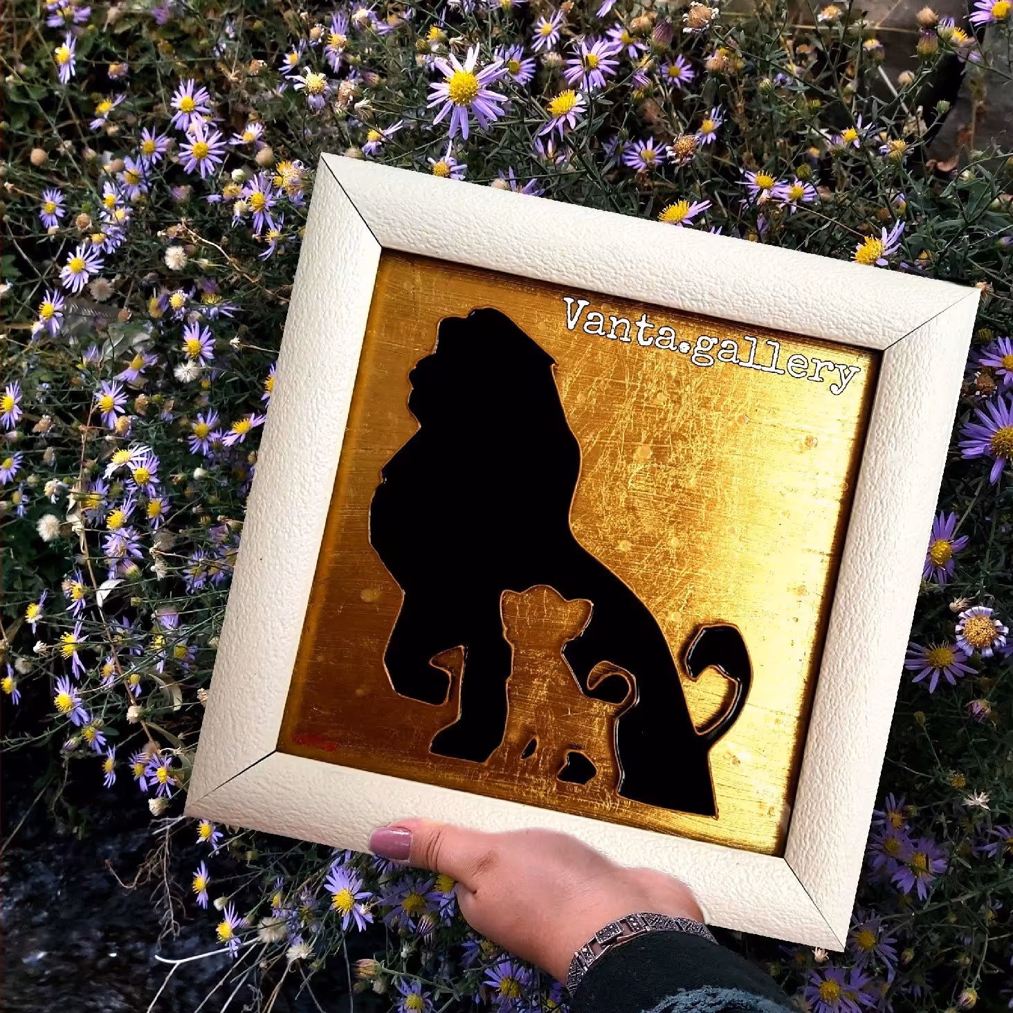 تابلو شیر و بچه‌ ویترای برجسته با ورق طلا در پشت تابلو ارسال رایگان. طرح متفاوت سفارش پذیرفته می‌شود