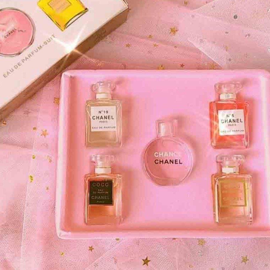 گیفت باکس عطر های مینیاتوری زنانه شنل