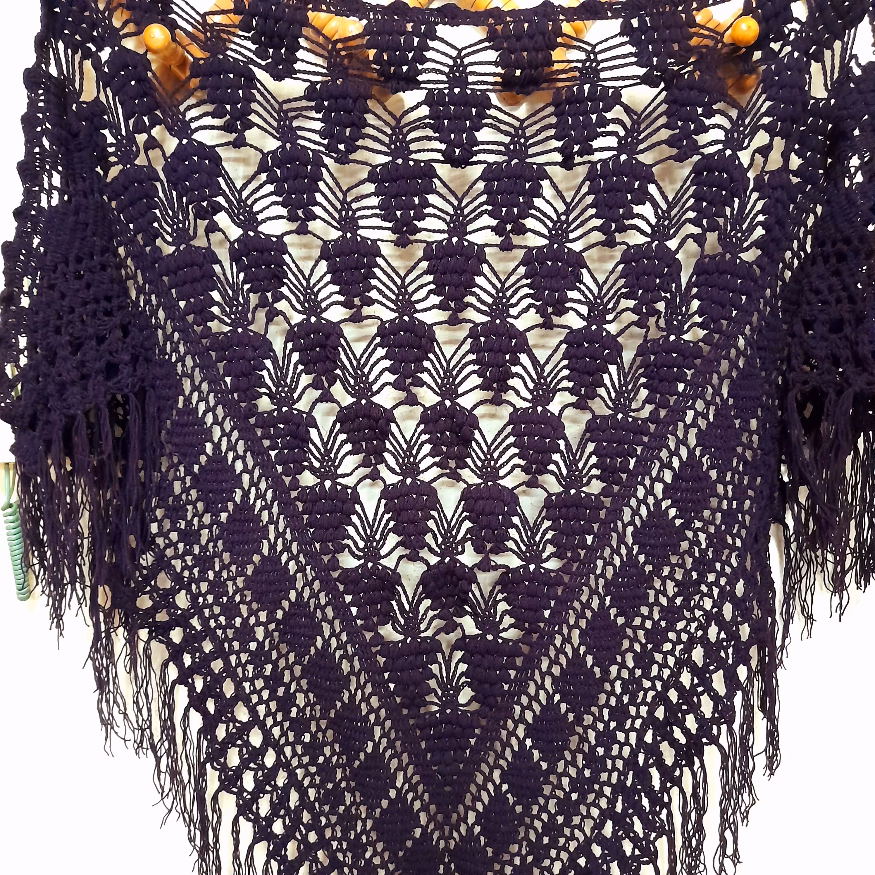 اشارپ ( رودوشی ) بافتنی  بنفش با طرح خوشه انگور