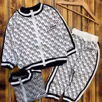 ست اورجینال وارداتی  سویشرت شلوار دورس بیرون پوش محصولی اسپورت خواهر برادری با تنخور عالی و کیفیت تضمینی 