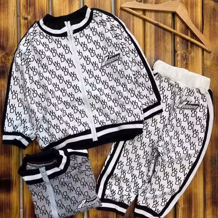 ست اورجینال وارداتی  سویشرت شلوار دورس بیرون پوش محصولی اسپورت خواهر برادری با تنخور عالی و کیفیت تضمینی 