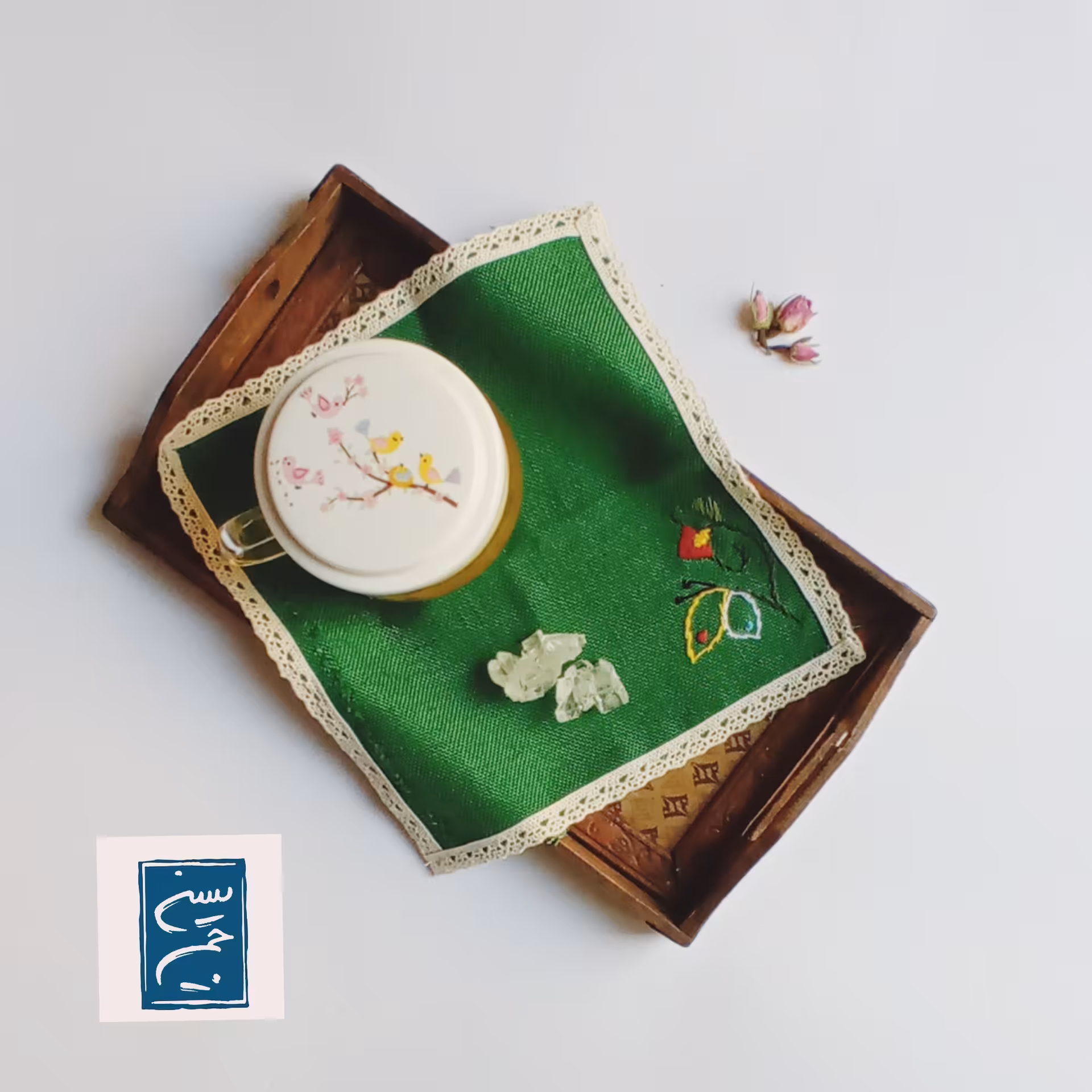 دستمال داخل سینی طرح پروانه