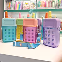 قمقمه فانتزی نی دار طرح موبایل با کیفیت عالی همراه با بند رودوشی و استیکر قمقمه نی دار قمقمه موبایلی قمقمه آب قمقمه کودک