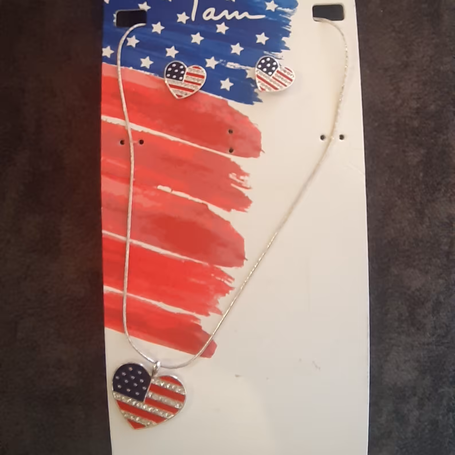 نیم ست گردن بند و گوشواره طرح پرچم جنس فلزی ساخت ویتنام 