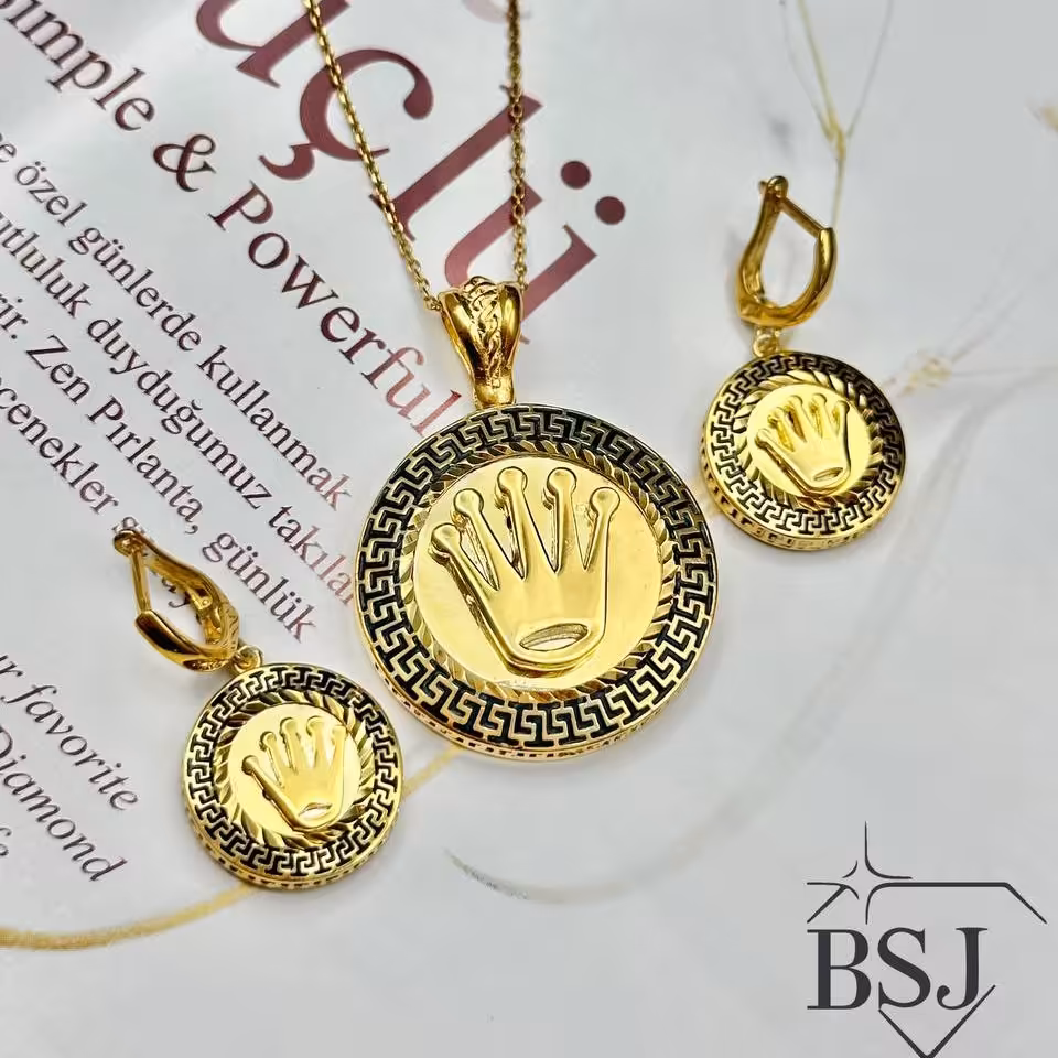 نیم ست نقره زنانه رولکس. طلایی رنگ. آبکاری رادیوم. ارسال با فاکتور.قیمت بدون زنجیر ثبت شده