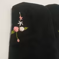 جوراب گلدوزی شده با دست طرح 123