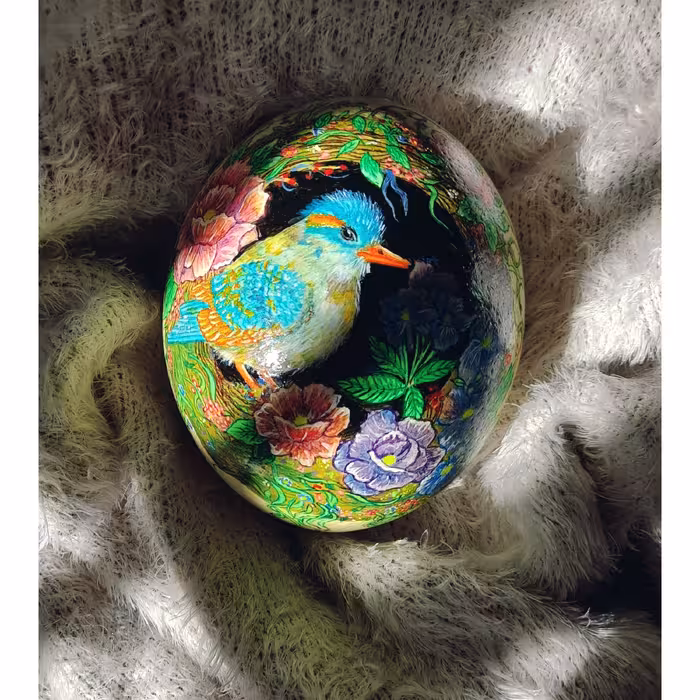 تخم شترمرغ تزئینی طرح پرنده آبی  کار شده با اکریلیک 