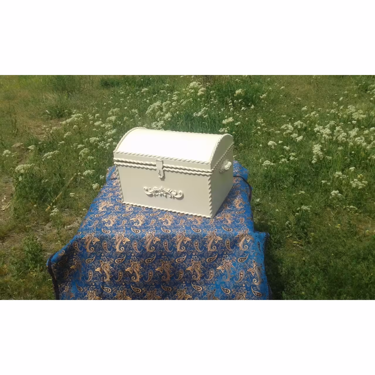 صندوقچه رنگی سفید