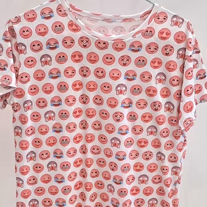 تیشرت و شلوارک نخ پنبه کشی و لطیف  رنگبندی مطابق عکس 