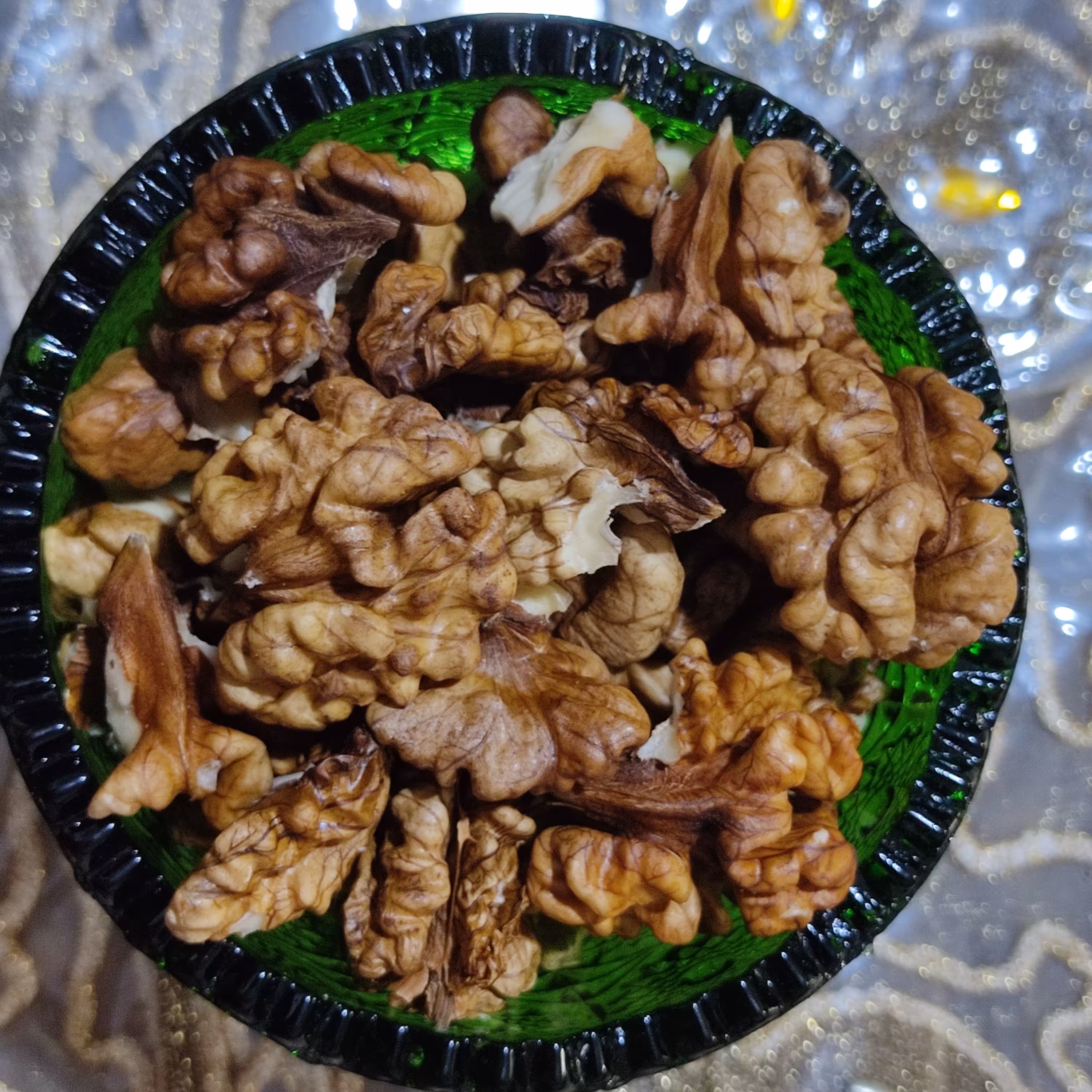 مغز گردو خشک سیاه