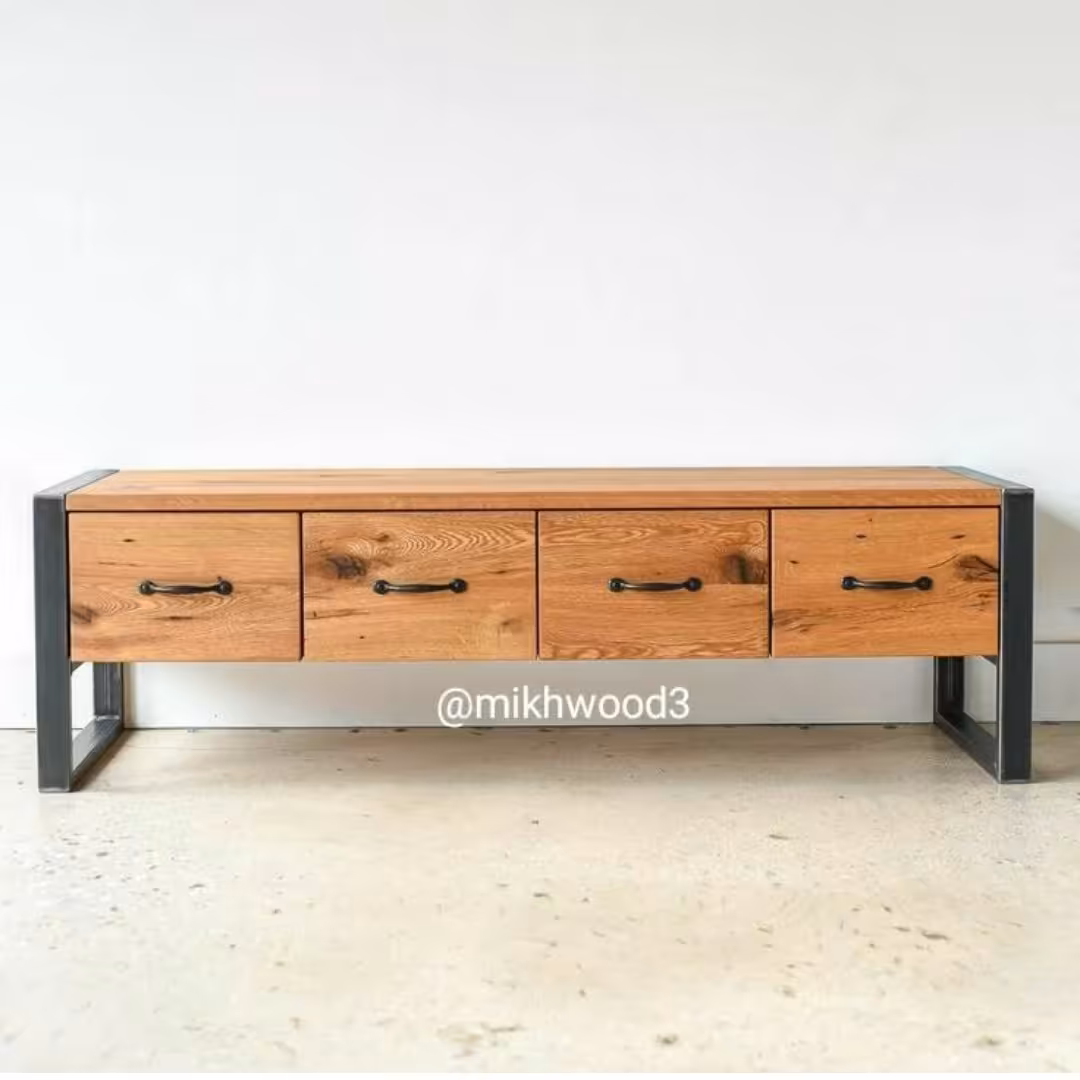 میز تلویزیون دارای 4 کشو بدنه چوب و پایه فلزی
