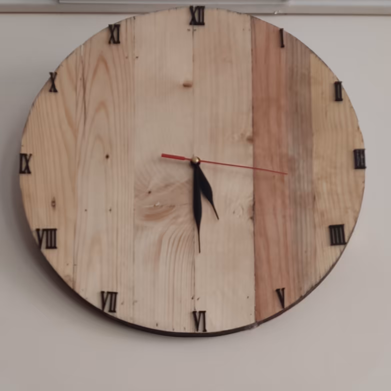 ساعت دیواری چوبی 