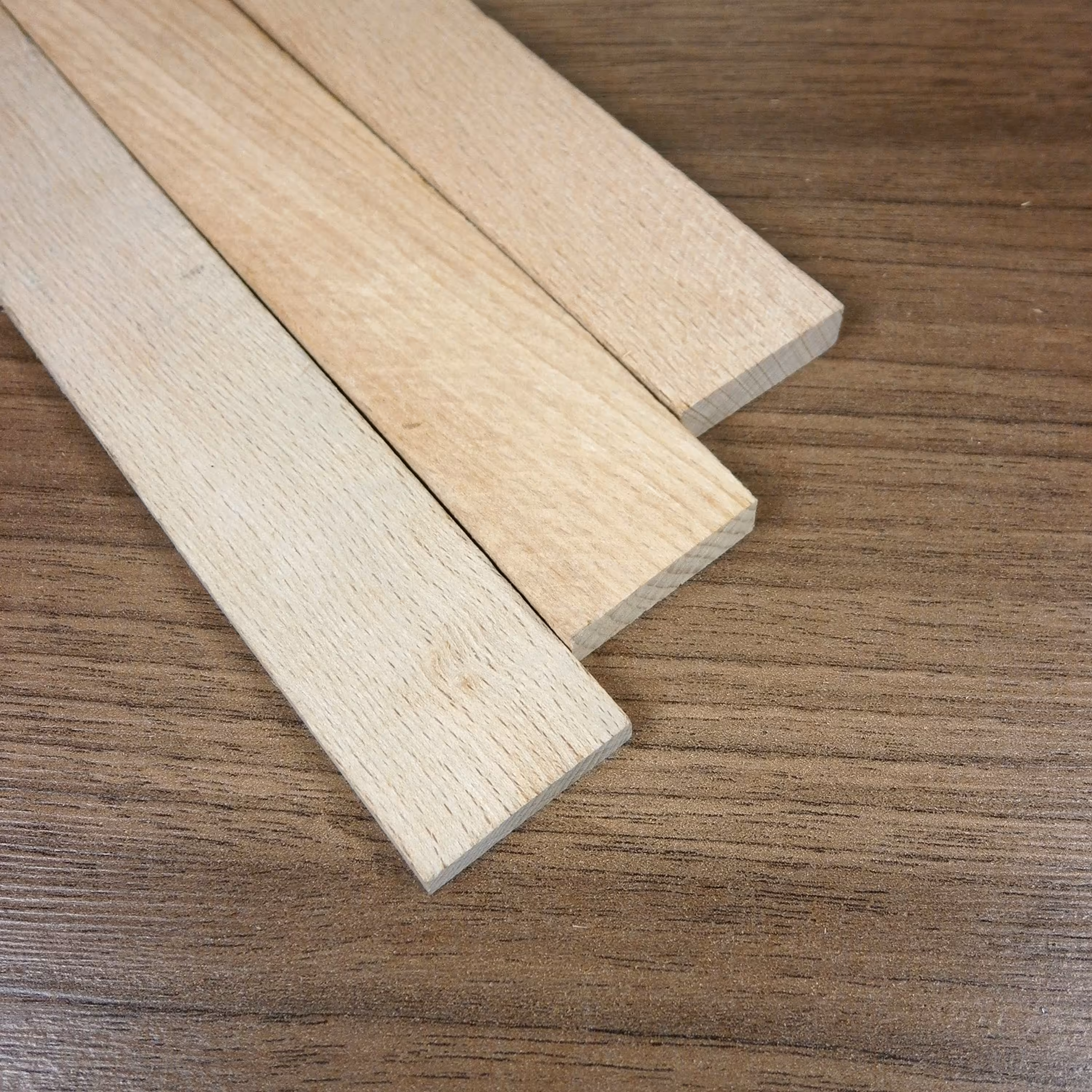 چوب تخت راش ضخامت 5 میلیمتر عرض 3 سانتیمتر طول 50 سانت بسته 9 عددی