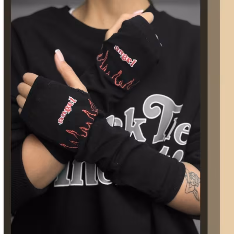 ساق دست اسپرت لاانگشتی طرح انجل زمینه مشکی فری سایز