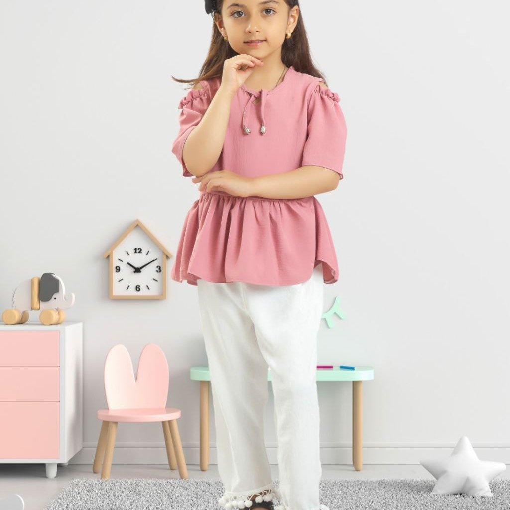 شومیز شلوار دخترانه پوم پوم دار جنس ابروبادی درجه یک کیفیت تضمینی یقه بندی مناسب سن یک تا7سال